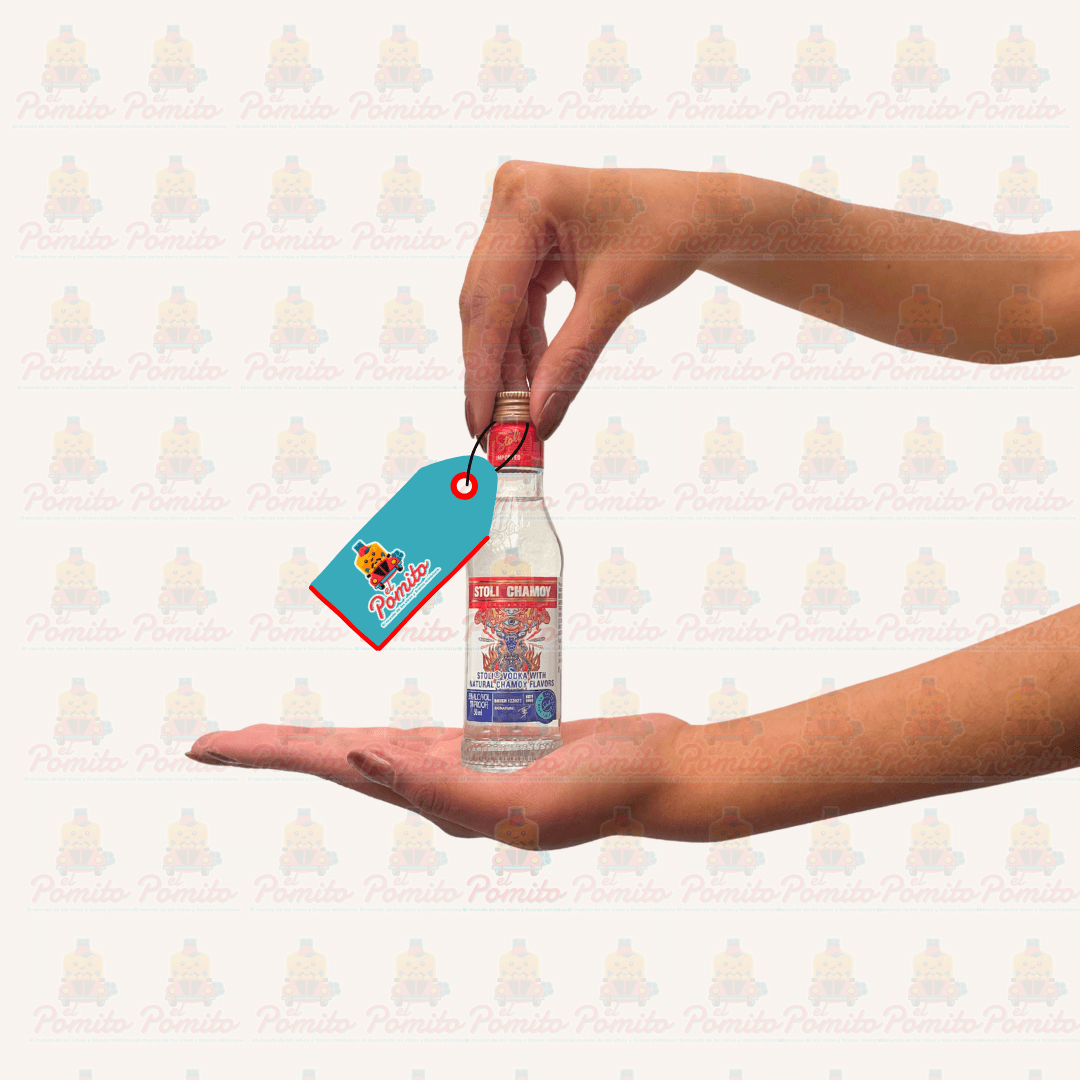 Mini Vodka Stolichnaya Chamoy 50 ml.
